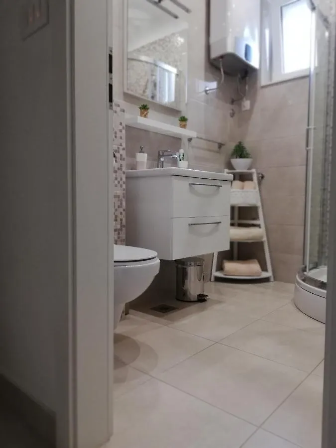 Apartment Studio Apartman Lenka Split
